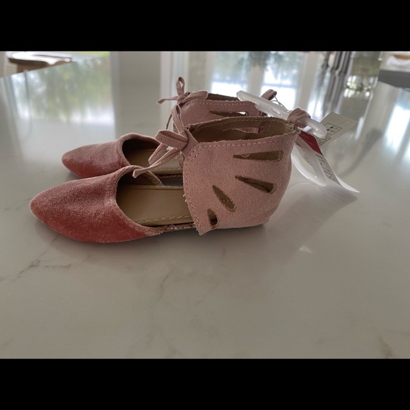 Old navy toddle flats - Picture 2 of 3